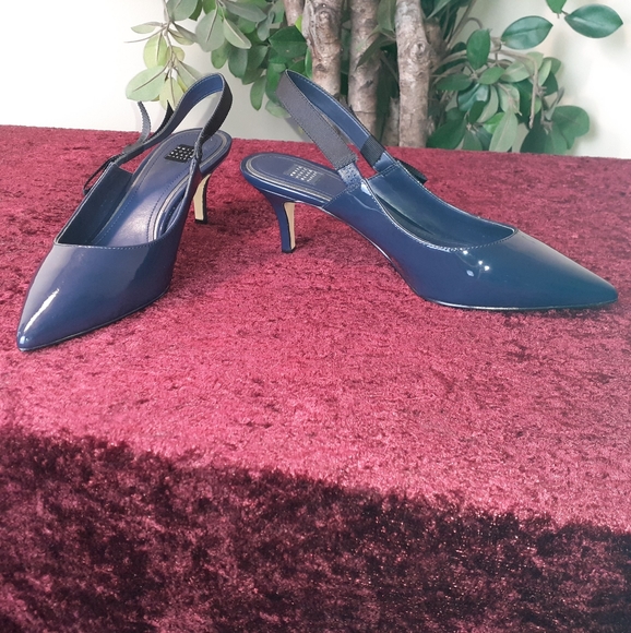 White House Black Market Navy Blue Heels - Picture 16 of 16